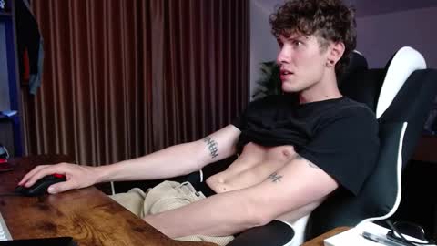 Snapshot of hercules__ chatting on 02-06-26, 01:10 Gregblonde Alextattoo online show from 02-06-26, 01:10