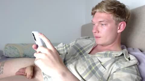 Snapshot of hercules__ chatting on 02-07-26, 01:59 Gregblonde Alextattoo online show from 02-07-26, 01:59