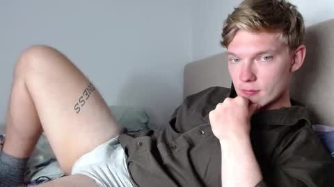 Snapshot of hercules__ chatting on 02-08-26, 02:53 Gregblonde Alextattoo online show from 02-08-26, 02:53