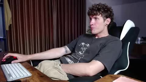 Snapshot of hercules__ chatting on 02-11-26, 01:43 Gregblonde Alextattoo online show from 02-11-26, 01:43