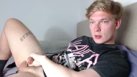 Snapshot of hercules__ chatting on 02-19-26, 01:18 Gregblonde Alextattoo online show from 02-19-26, 01:18