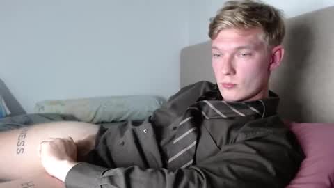 Snapshot of hercules__ chatting on 03-11-26, 05:52 Gregblonde Alextattoo online show from 03-11-26, 05:52