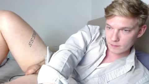 Snapshot of hercules__ chatting on 04-02-26, 01:53 Gregblonde Alextattoo online show from 04-02-26, 01:53
