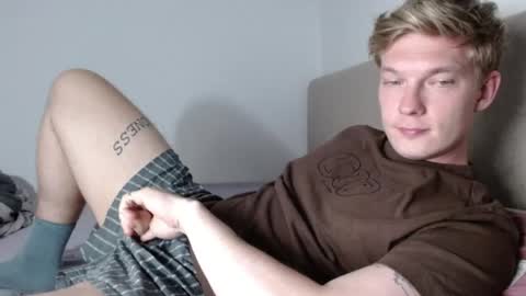 Snapshot of hercules__ chatting on 05-17-26, 03:52 Gregblonde Alextattoo online show from 05-17-26, 03:52