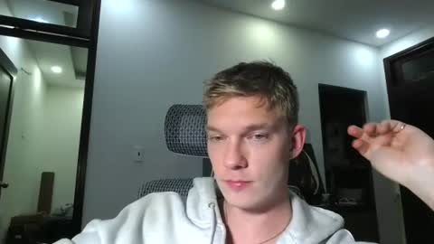 Snapshot of hercules__ chatting on 06-18-26, 03:38 Gregblonde Alextattoo online show from 06-18-26, 03:38