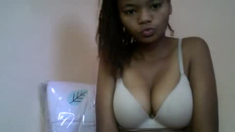 Snapshot of herisse01 chatting on 05-07-26, 07:25 herisse01 online show from 05-07-26, 07:25