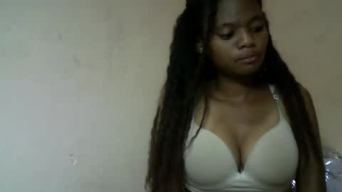 Snapshot of herisse01 chatting on 06-03-26, 04:34 herisse01 online show from 06-03-26, 04:34