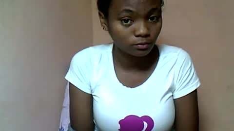 Snapshot of herisse01 chatting on 06-18-26, 04:46 herisse01 online show from 06-18-26, 04:46