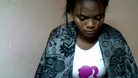 Snapshot of herisse01 chatting on 06-23-26, 06:17 herisse01 online show from 06-23-26, 06:17