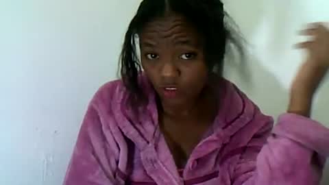Snapshot of herisse01 chatting on 07-09-26, 10:25 herisse01 online show from 07-09-26, 10:25