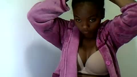 Snapshot of herisse01 chatting on 07-10-26, 12:19 herisse01 online show from 07-10-26, 12:19