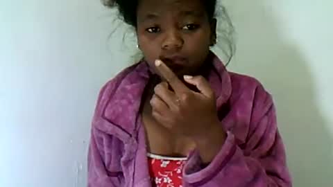Snapshot of herisse01 chatting on 07-12-26, 10:56 herisse01 online show from 07-12-26, 10:56
