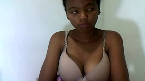 Snapshot of herisse01 chatting on 07-19-26, 08:29 herisse01 online show from 07-19-26, 08:29