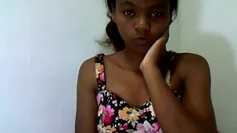 Snapshot of herisse01 chatting on 07-22-26, 06:00 herisse01 online show from 07-22-26, 06:00