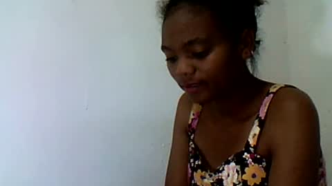 Snapshot of herisse01 chatting on 07-24-26, 08:34 herisse01 online show from 07-24-26, 08:34