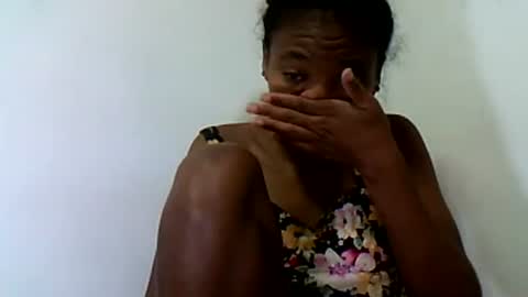 Snapshot of herisse01 chatting on 07-27-26, 09:33 herisse01 online show from 07-27-26, 09:33