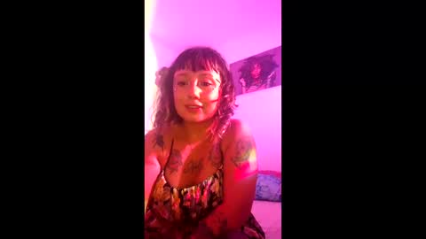 Snapshot of hermaioni77 chatting on 05-11-26, 04:40 hermaioni77 online show from 05-11-26, 04:40