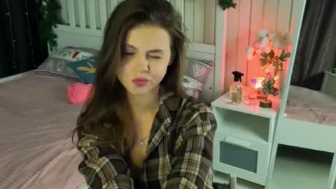 Snapshot of herminasouth chatting on 03-01-26, 06:54 Nicole online show from 03-01-26, 06:54