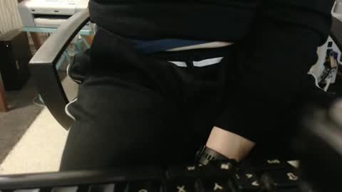 Snapshot of hero0111 chatting on 12-11-24, 09:52 hero0111 online show from 12-11-24, 09:52