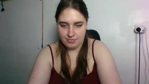 Snapshot of hess_luna_ chatting on 10-17-25, 09:12 hess_luna_ online show from 10-17-25, 09:12