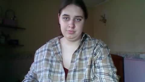 hess_luna_ online show from 11-06-25, 10:05