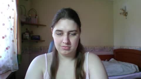 hess_luna_ online show from 04-07-26, 09:10