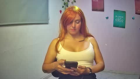 Hestesiaxx online show from 11-27-25, 02:24