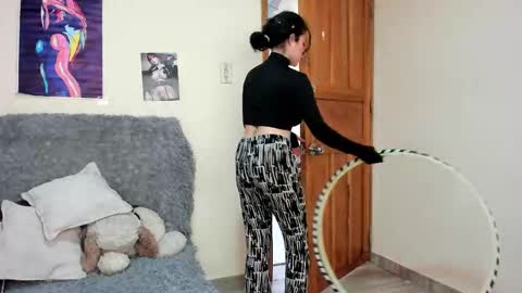 hesttia_ online show from 10-10-25, 08:08