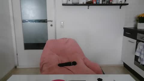 Snapshot of hexe40002 chatting on 04-27-26, 04:16 lara online show from 04-27-26, 04:16