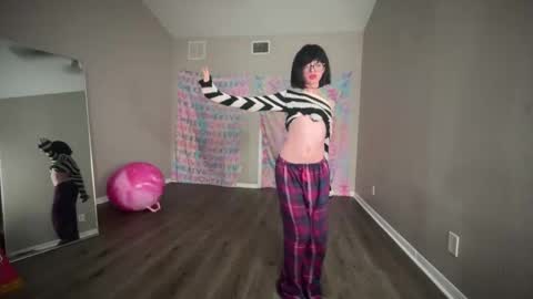 salem online show from 02-21-25, 01:33