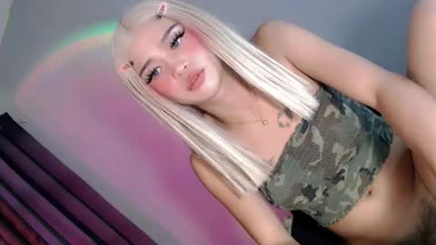 Snapshot of hey_sexy_lady28 chatting on 09-10-25, 02:17 Tamarah online show from 09-10-25, 02:17