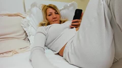 Heyheygrey online show from 03-09-25, 01:37