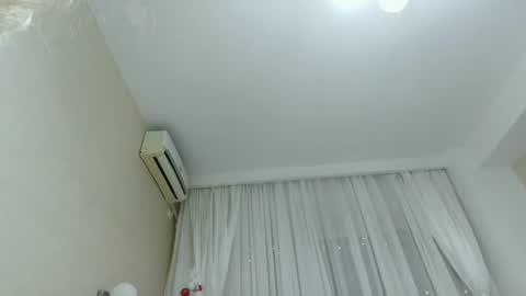 Snapshot of heyheygrey chatting on 12-17-25, 05:35 Heyheygrey online show from 12-17-25, 05:35