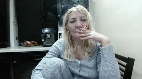 Snapshot of heyheygrey chatting on 01-06-26, 05:00 Heyheygrey online show from 01-06-26, 05:00