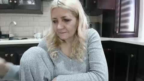 Snapshot of heyheygrey chatting on 03-15-26, 01:28 Heyheygrey online show from 03-15-26, 01:28