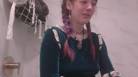 FlexieFae online show from 01-31-25, 12:39