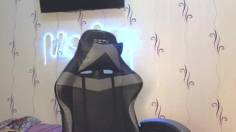 Heyy baddie online show from 05-19-26, 01:56