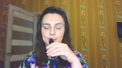 Snapshot of heyy_baddie chatting on 06-16-26, 02:30 Heyy baddie online show from 06-16-26, 02:30
