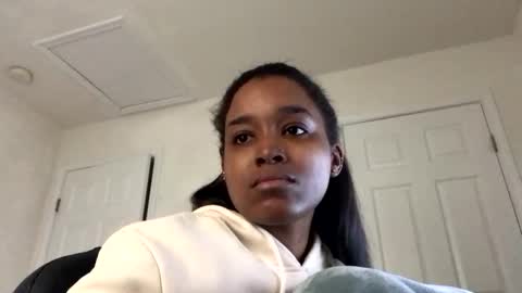 Snapshot of heyyou301990 chatting on 11-21-25, 02:27 heyyou301990 online show from 11-21-25, 02:27