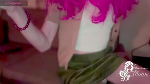 Snapshot of heyyythanks chatting on 11-05-25, 04:34 Gwen Elise online show from 11-05-25, 04:34