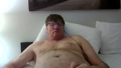 Snapshot of hg99too chatting on 03-07-26, 04:42 hg99too online show from 03-07-26, 04:42