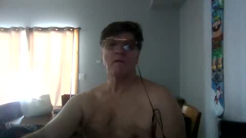 Snapshot of hg99too chatting on 03-12-26, 05:52 hg99too online show from 03-12-26, 05:52