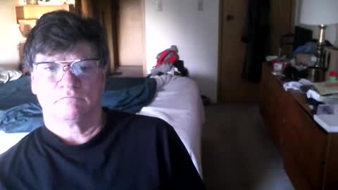 Snapshot of hg99too chatting on 04-05-26, 02:03 hg99too online show from 04-05-26, 02:03