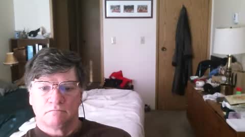 Snapshot of hg99too chatting on 04-10-26, 02:44 hg99too online show from 04-10-26, 02:44