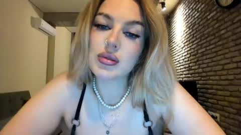 Hi lina online show from 06-14-26, 02:20