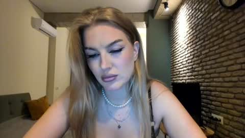Hi lina online show from 06-14-26, 02:24