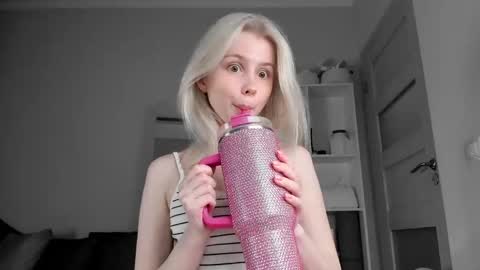 Snapshot of hi_popsy chatting on 05-09-26, 04:12 Popsy Risha online show from 05-09-26, 04:12