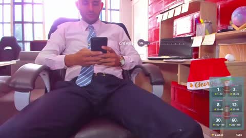 Snapshot of hiddenoffice chatting on 12-23-24, 06:16 George online show from 12-23-24, 06:16