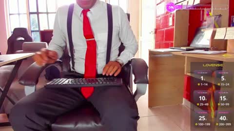 Snapshot of hiddenoffice chatting on 12-30-24, 03:02 George online show from 12-30-24, 03:02