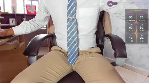 Snapshot of hiddenoffice chatting on 02-24-25, 07:41 George online show from 02-24-25, 07:41